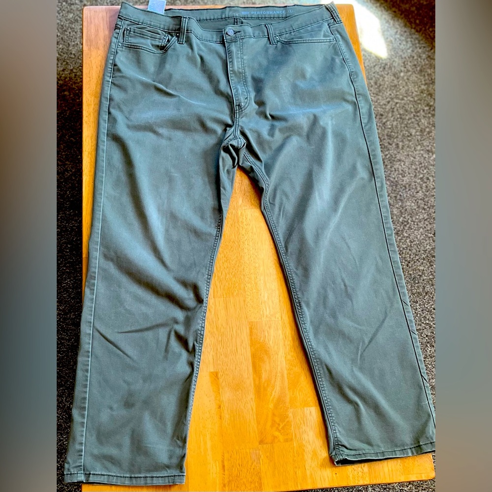 Men’s Levi’s green pants waist:42 and length:32 ,style 541, and pre-owned.